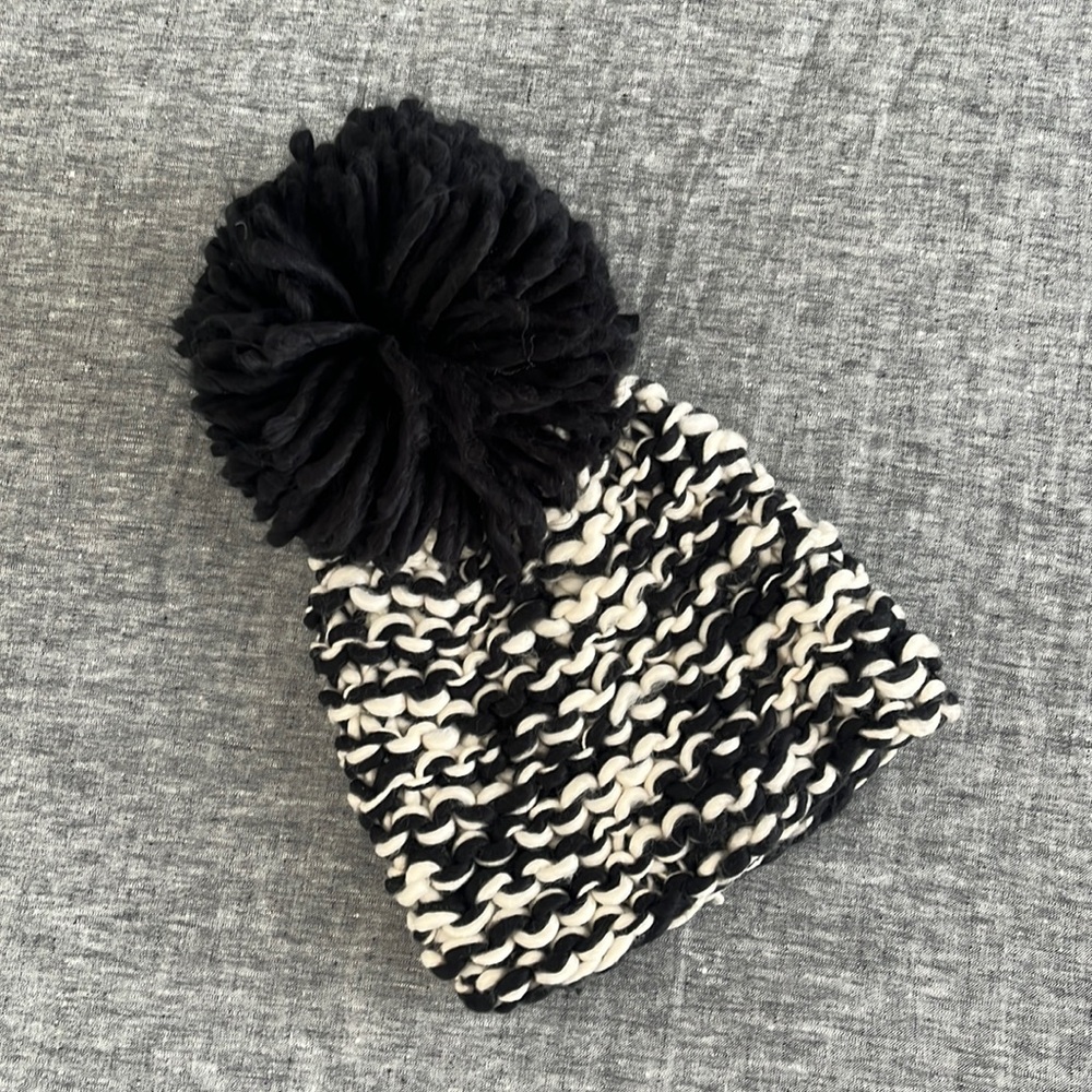 Sleeping on Snow Pom Pom beanie